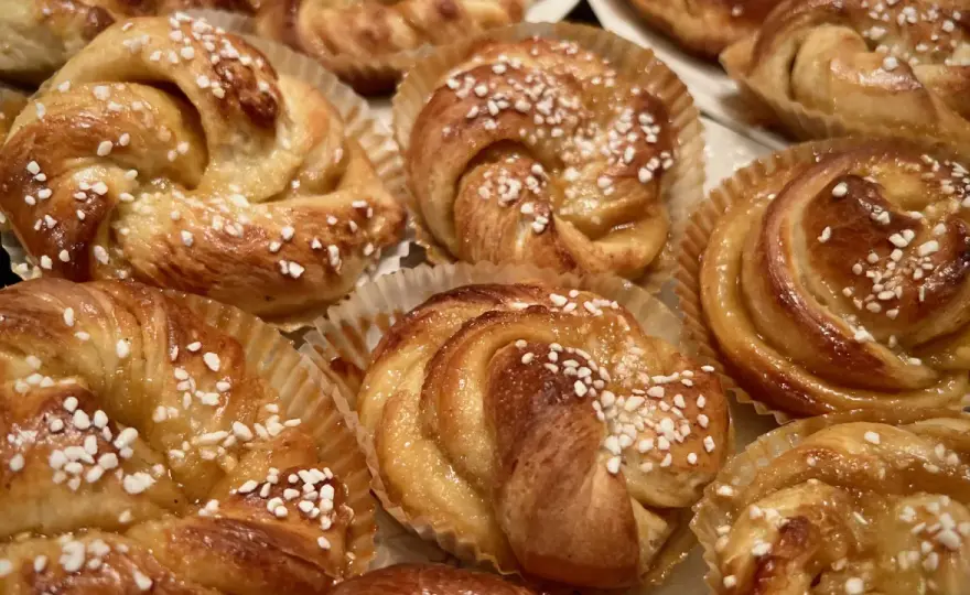 Strösocker på bullar - Så får du perfekt yta varje gång