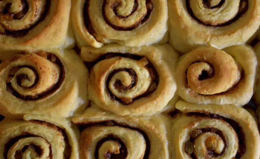 Baka saftiga kanelbullar - Undvik misstagen & få perfekt resultat!