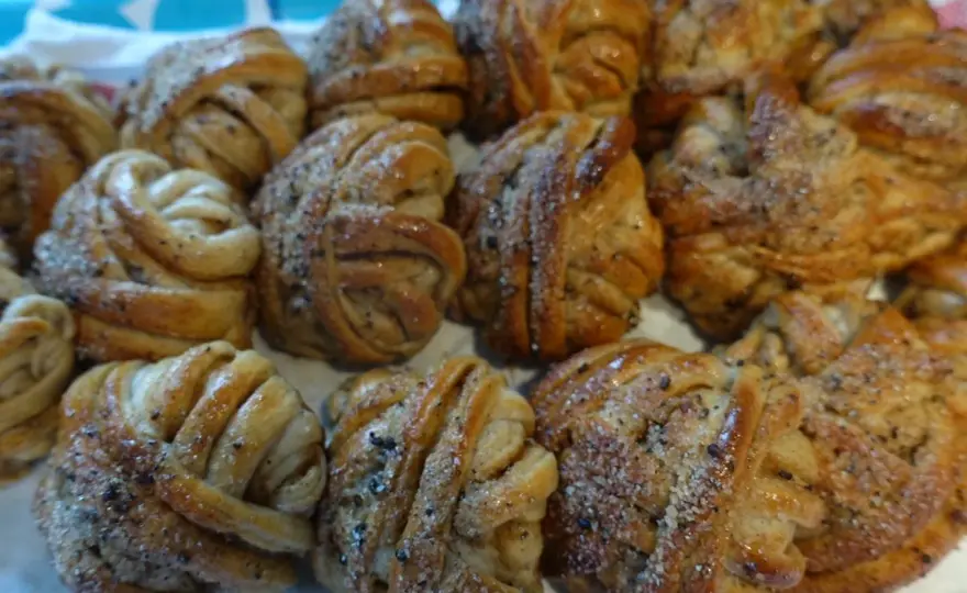 Knyta bullar som proffs - Få perfekta kardemummabullar